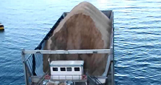 wood-chips-barge---chile